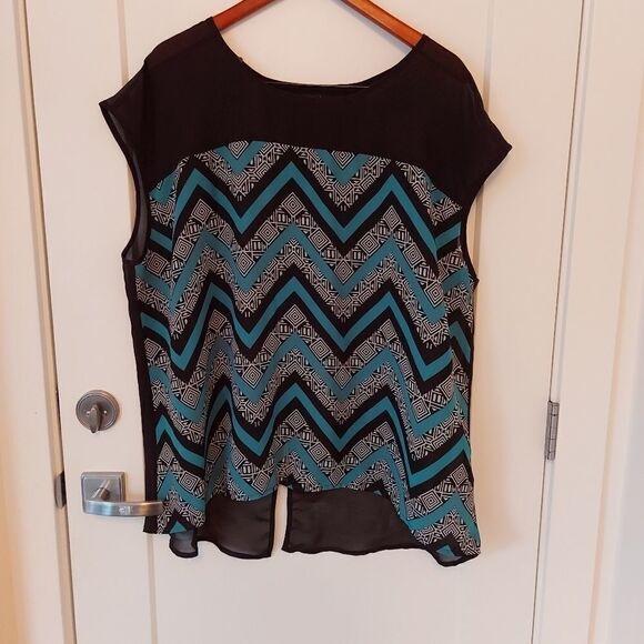 ATTITUDE WOMAN TOP - Picture 1 of 7